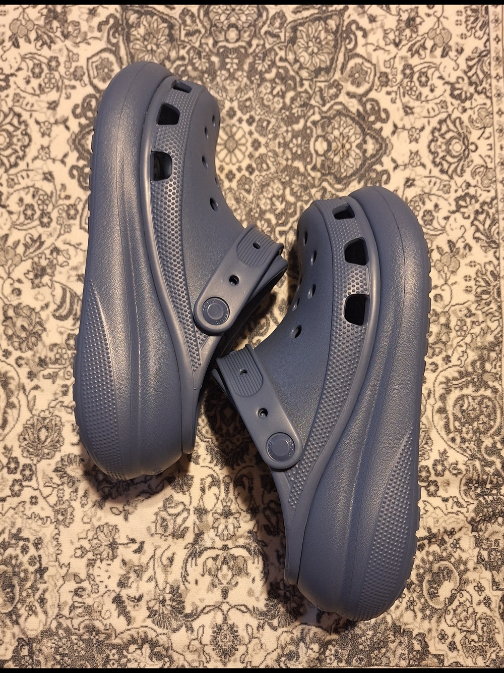 CROCS Classic Crush Clog. Like New Condition. Womens Sz 8. Mens Sz 6 - Picture 5 of 7